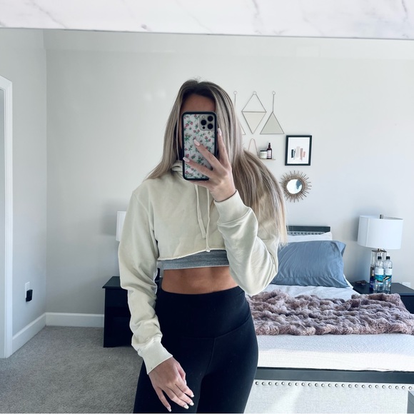 KITH Cropped Hoodie - Picture 2 of 6